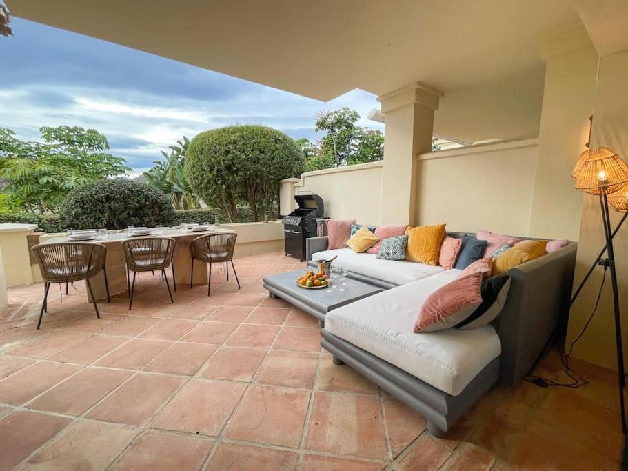 Luxurious 2 Bedroom Apartment With Spa Facilities Benahavis Ngoại thất bức ảnh